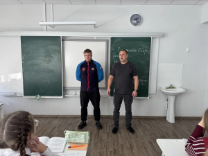 ПРИГЛАСИЛИ ЛИЦЕИСТОВ В МИР ТЯЖЁЛОЙ АТЛЕТИКИ И ГИРЕВОГО СПОРТА